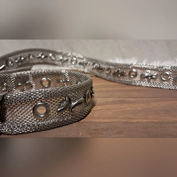 Metal Mesh Vintage Belt With Silver Toned French Buckle 40" - Picture 2 of 4